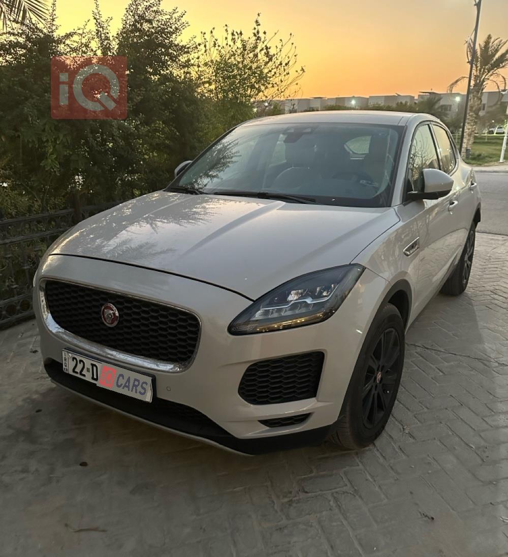 جاكوار إي- بيس